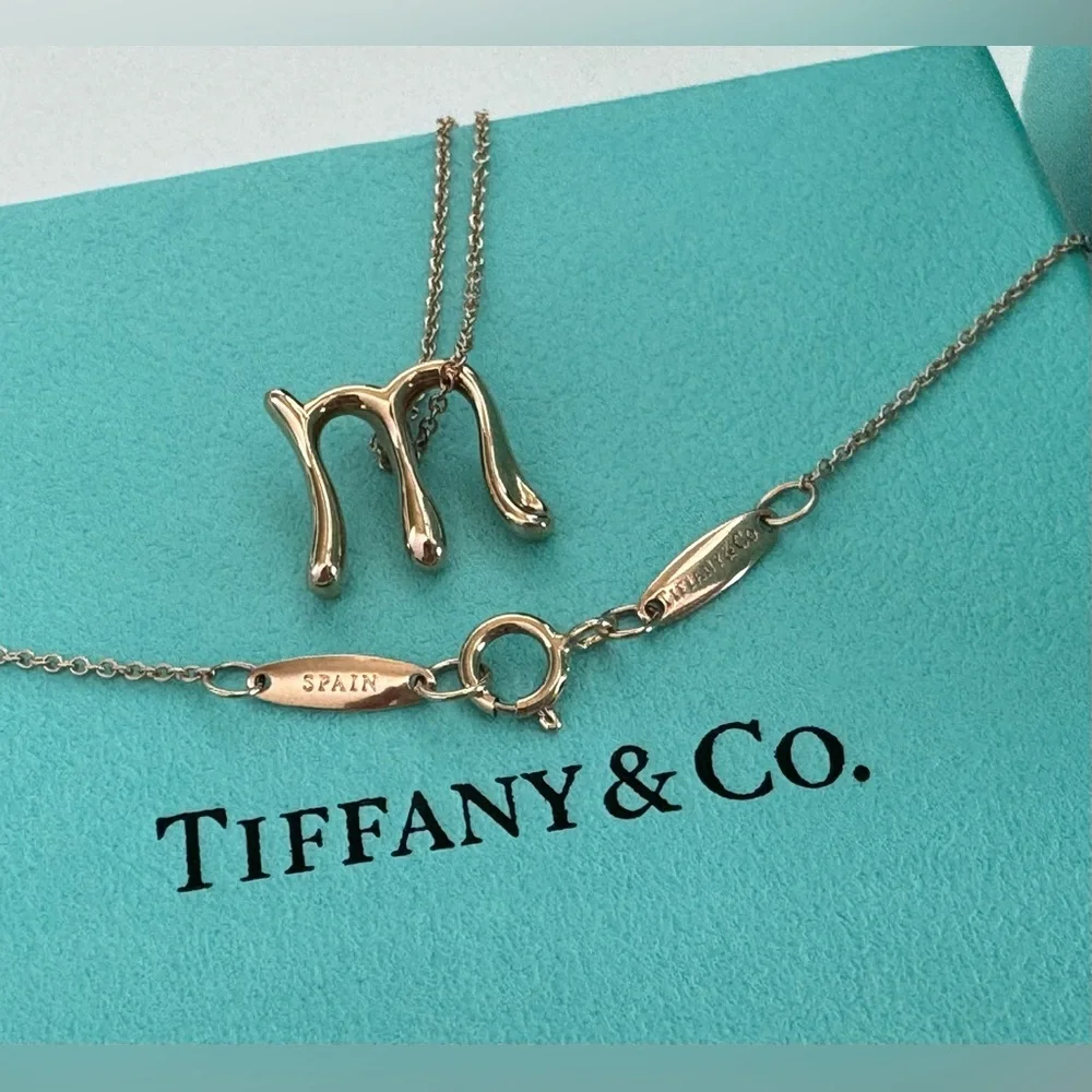 Tiffany Elsa Peretti Letter M Pendant 18k - Picture 3 of 6